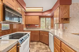 1449 Ben Aire Cir, Grants Pass, OR 97527 - Photo 9