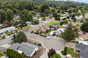 1449 Ben Aire Cir, Grants Pass, OR 97527 - Photo 41