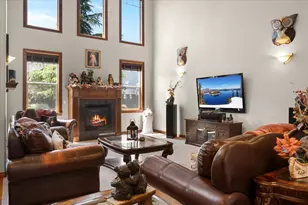 574 Grey Hawk Way, Central Point, OR 97502 - Photo 9