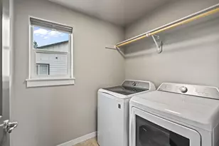 702 N Willitts St, Sisters, OR 97759 - Photo 27