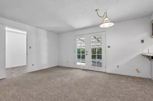 1996 Woodlawn Dr, Medford, OR 97504 - Photo 13