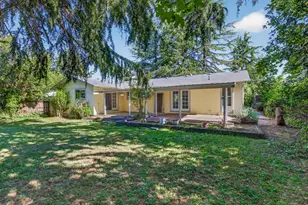 1996 Woodlawn Dr, Medford, OR 97504 - Photo 7