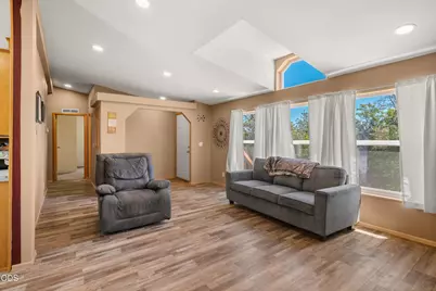479 Wagon Trail Drive, Jacksonville, OR 97530 - Photo 3