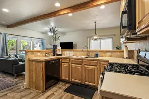 20184 Merriewood Ln, Bend, OR 97702 - Photo 15