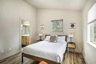20184 Merriewood Ln, Bend, OR 97702 - Photo 29