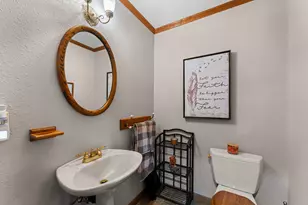 180 Horseshoe Dr, Grants Pass, OR 97526 - Photo 27