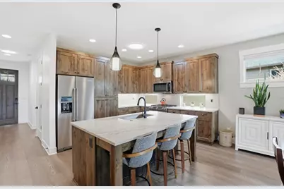 2736 NW Fairway Heights Drive, Bend, OR 97703 - Photo 9