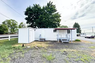 2055 Greensprings Dr, Klamath Falls, OR 97601 - Photo 13