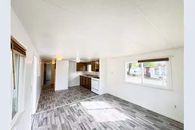 2055 Greensprings Drive #UNIT 19A, Klamath Falls, OR 97601 - Photo 3