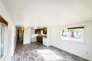 2055 Greensprings Dr, Klamath Falls, OR 97601 - Photo 3