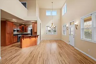 626 Griffin Oaks Dr, Central Point, OR 97502 - Photo 1