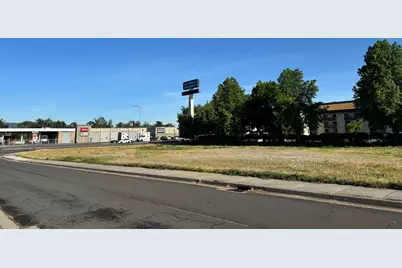 2300 Biddle Road #200, Medford, OR 97504 - Photo 7