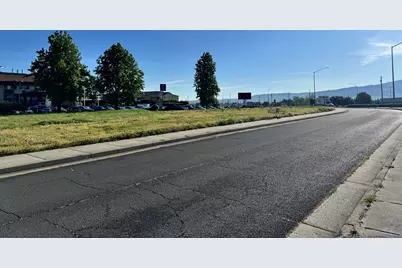2300 Biddle Road #200, Medford, OR 97504 - Photo 3