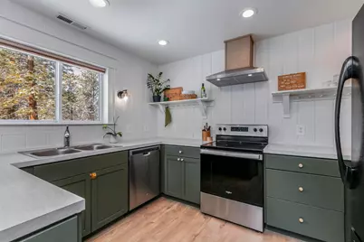 69353 Hinkle Butte Drive, Sisters, OR 97759 - Photo 9
