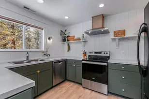 69353 Hinkle Butte Dr, Sisters, OR 97759 - Photo 9