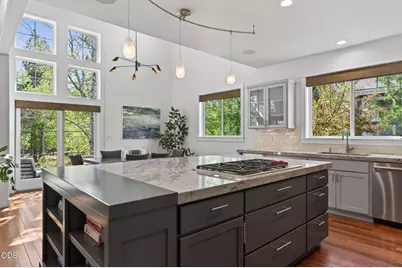 19017 Mt Shasta Drive, Bend, OR 97703 - Photo 15