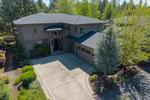 19017 NW Mount Shasta Dr, Bend, OR 97703 - Photo 47