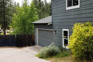 2533 NW Monterey Pines Dr, Bend, OR 97703 - Photo 17