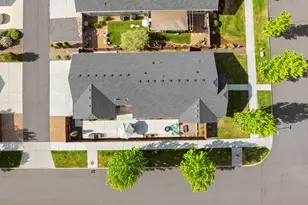 63247 NW Rossby St, Bend, OR 97703 - Photo 33