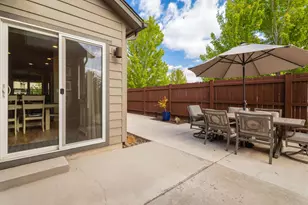 63247 NW Rossby St, Bend, OR 97703 - Photo 37