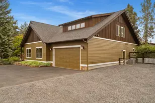 21125 Bear Creek Rd, Bend, OR 97701 - Photo 57