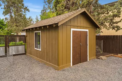 21125 Bear Creek Road, Bend, OR 97701 - Photo 51