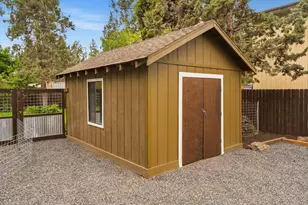 21125 Bear Creek Rd, Bend, OR 97701 - Photo 51