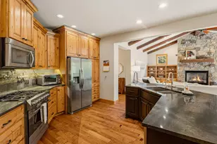 21125 Bear Creek Rd, Bend, OR 97701 - Photo 9