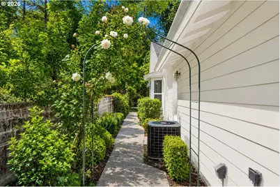 182 Eagles View Drive, Grants Pass, OR 97527 - Photo 3