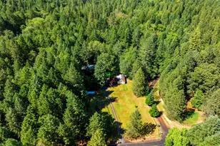350 Bonnie Ln, Grants Pass, OR 97527 - Photo 3