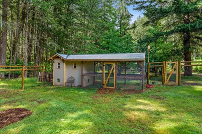 350 Bonnie Lane, Grants Pass, OR 97527 - Photo 11