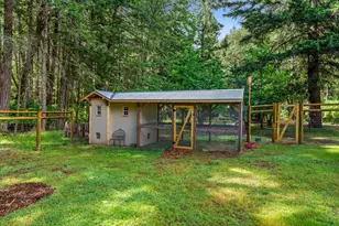 350 Bonnie Ln, Grants Pass, OR 97527 - Photo 11
