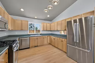 1652 NE Redrose Ct, Bend, OR 97701 - Photo 9