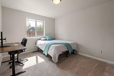 2425 NW 7th Street, Redmond, OR 97756 - Photo 15