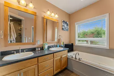 212 NW Canyon View Drive, Grants Pass, OR 97526 - Photo 25