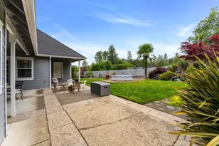 212 NW Canyon View Dr, Grants Pass, OR 97526 - Photo 31