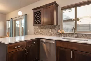 20527 SE Stanford Pl, Bend, OR 97702 - Photo 9
