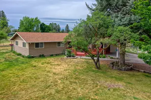566 NW Mc Donald Rd, Prineville, OR 97754 - Photo 3