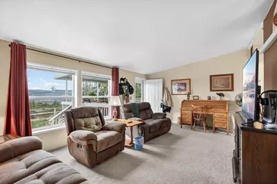 483 Wren Ridge Drive, Eagle Point, OR 97524 - Photo 3