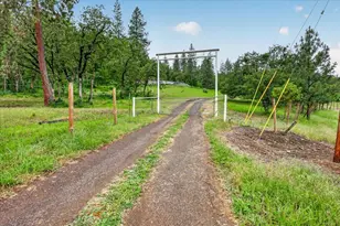483 Wren Ridge Dr, Eagle Point, OR 97524 - Photo 19