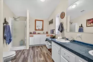 483 Wren Ridge Dr, Eagle Point, OR 97524 - Photo 13