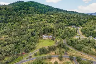 483 Wren Ridge Dr, Eagle Point, OR 97524 - Photo 23