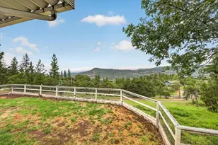 483 Wren Ridge Dr, Eagle Point, OR 97524 - Photo 17