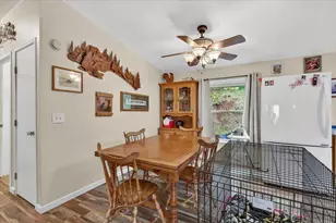 483 Wren Ridge Dr, Eagle Point, OR 97524 - Photo 9
