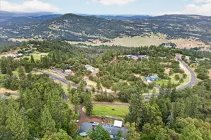 483 Wren Ridge Dr, Eagle Point, OR 97524 - Photo 27