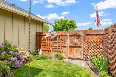 850 NW Quince Avenue, Redmond, OR 97756 - Photo 23