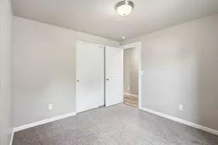 518 Woodlark Dr, Medford, OR 97501 - Photo 15