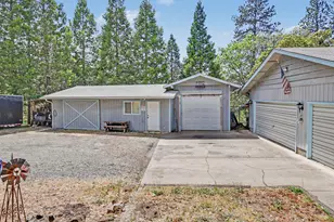 758 Summit Loop, Grants Pass, OR 97527 - Photo 1