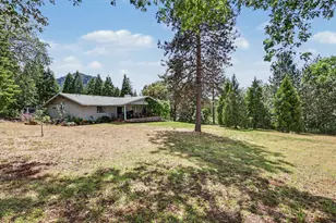 758 Summit Loop, Grants Pass, OR 97527 - Photo 17