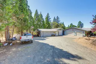 758 Summit Loop, Grants Pass, OR 97527 - Photo 41
